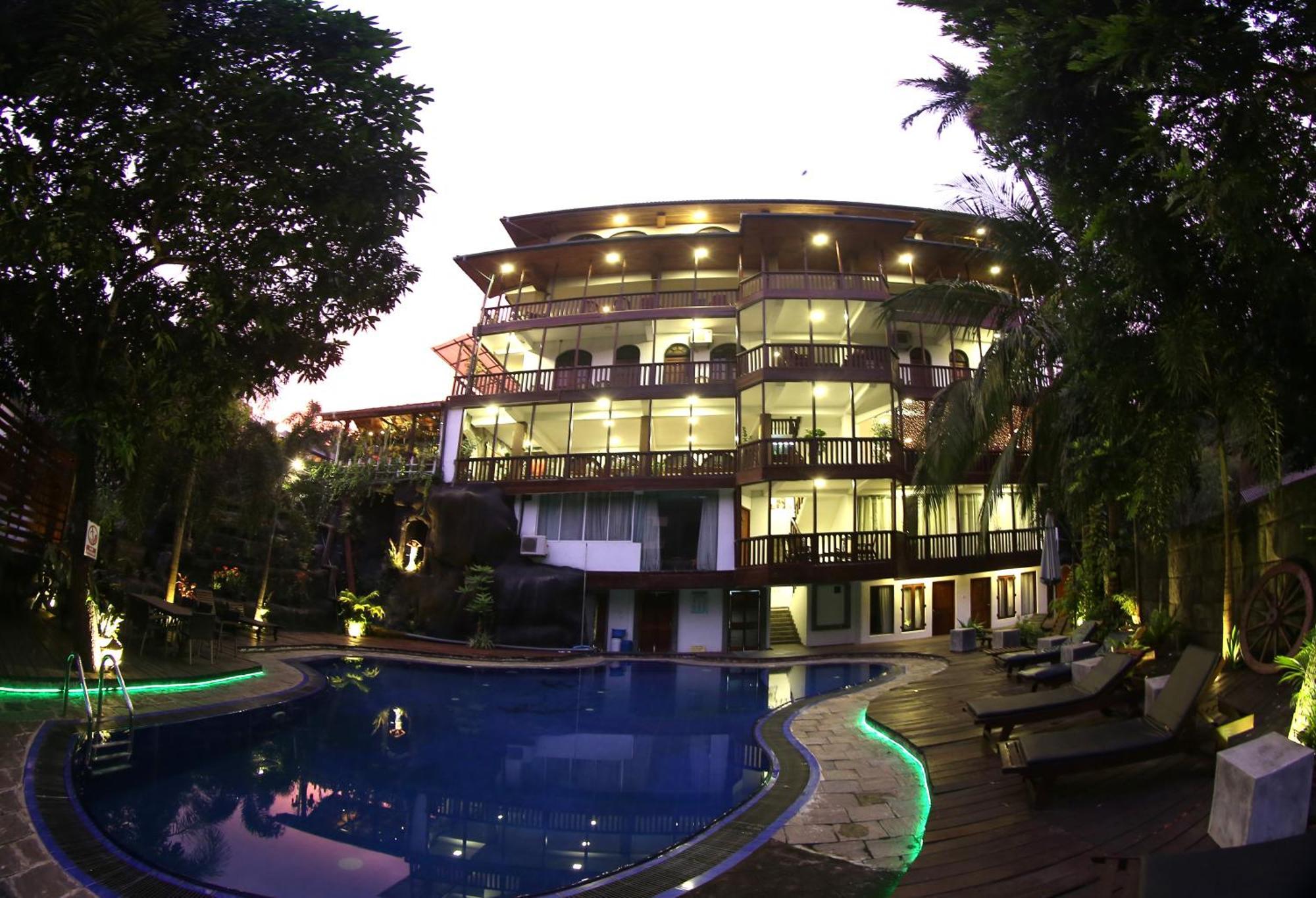 Hotel Sunray Κάντι Εξωτερικό φωτογραφία